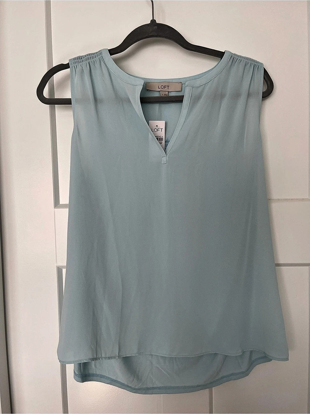 LOFT Woman’s Flowy Tank Top Sleeveless Blouse Top Light Aqua Blue Small